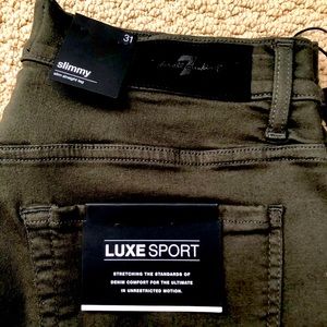 7 for all Mankind Luxe Sport Slimmy Clean Pocket